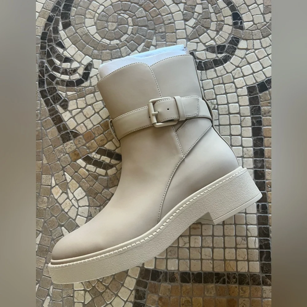 NIB Vince Kaelyn Waterproof Ankle Rain Boots in 
